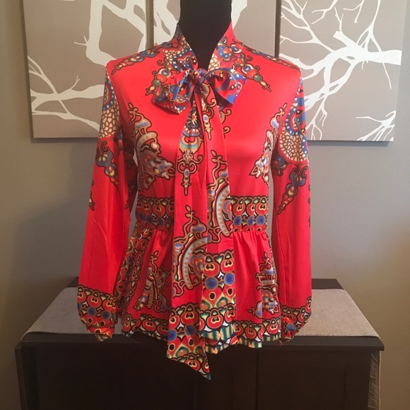 Totem Print Pullover Blouse - Picture 5 of 5
