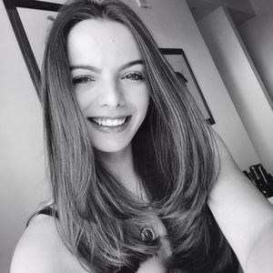 Meet your Posher, Larissa