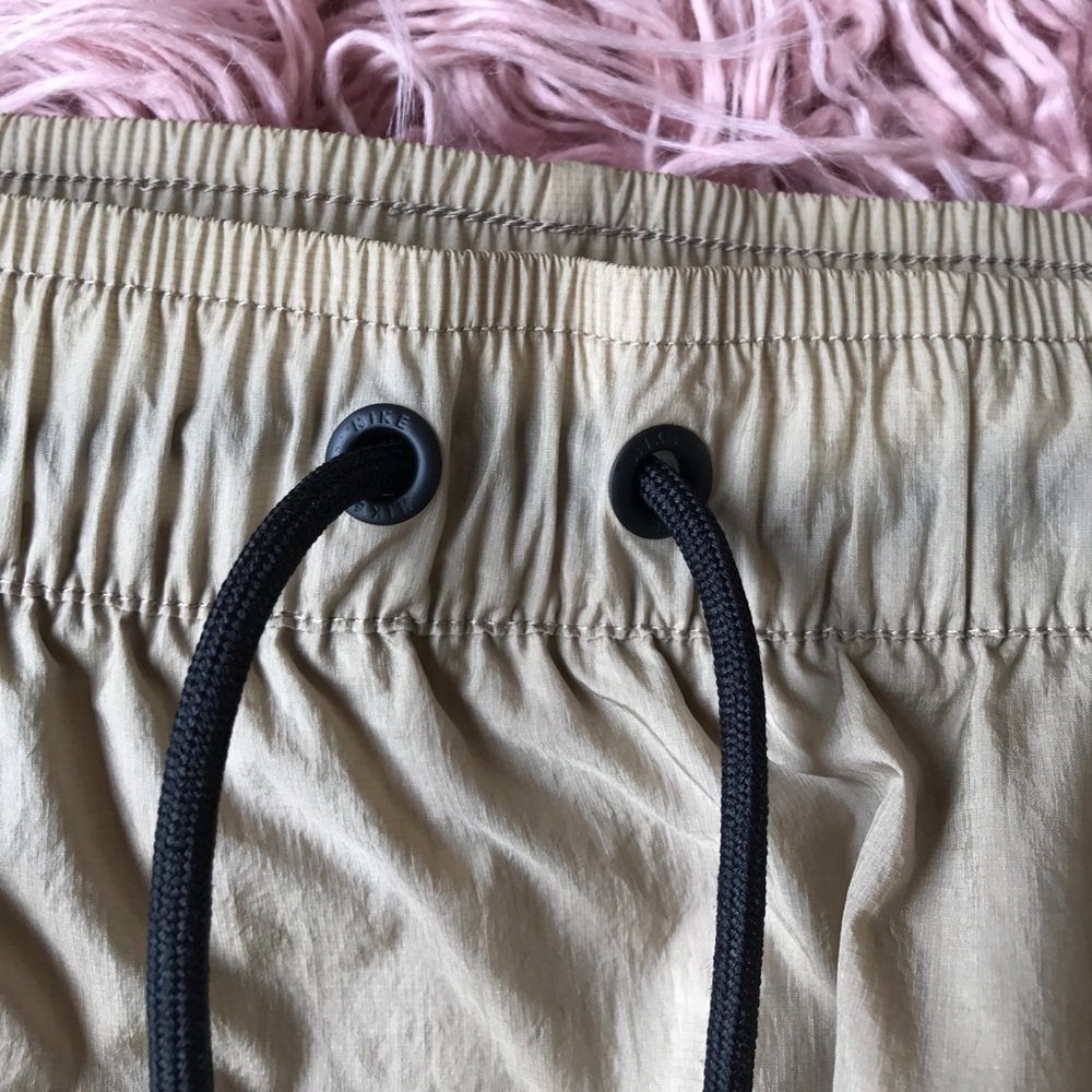 NWT Nike khaki skirt 100$ - Picture 6 of 6