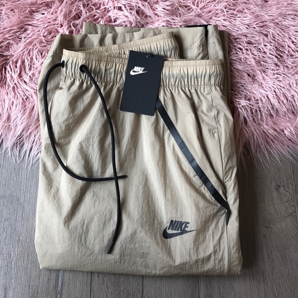 NWT Nike khaki skirt 100$ - Picture 4 of 6