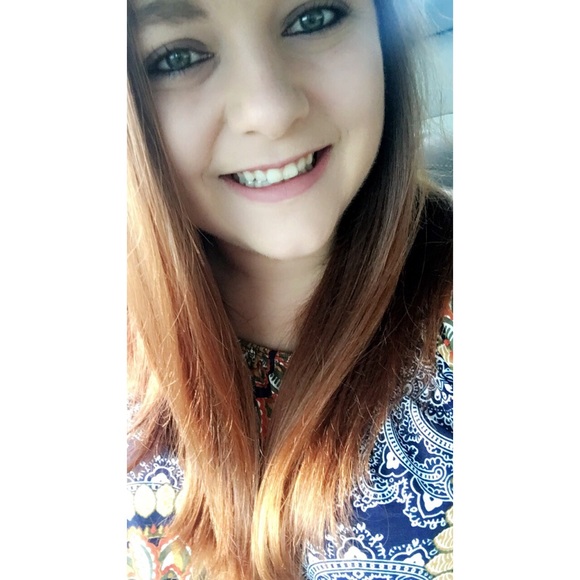 Meet your Posher, Amanda - Picture 5 of 5