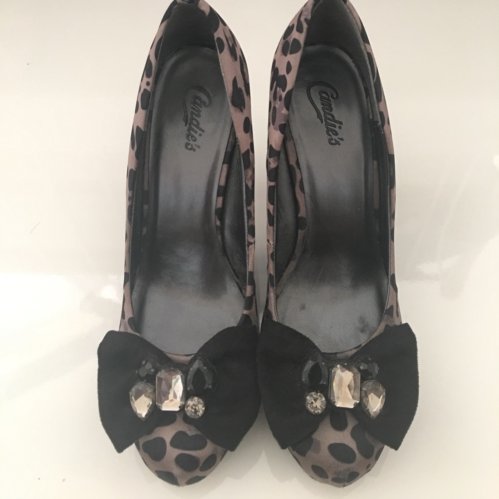 Jeweled Leopard Print Pumps