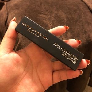 Anastasia stick foundation Tan