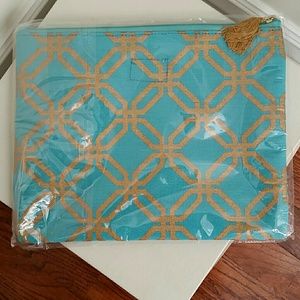 Carry-all clutch bag