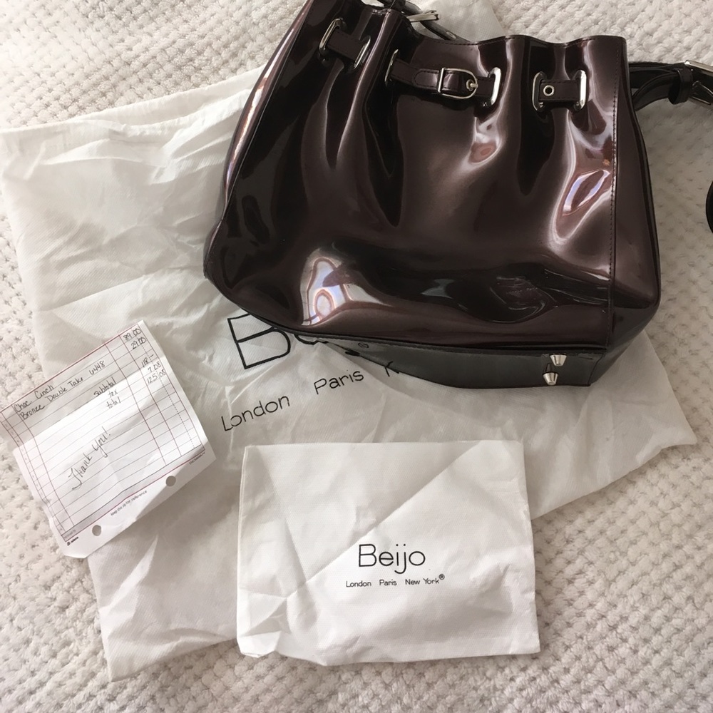 BEIJO Chocolate Cinch Purse