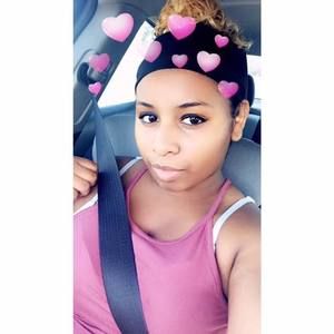 Meet your Posher, Yvette