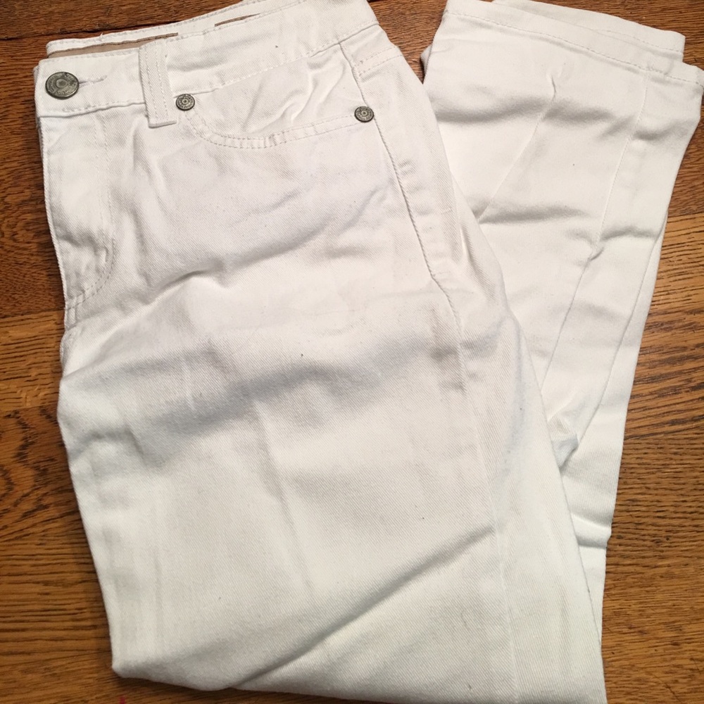White jeans with a button back pocket size 6/27
