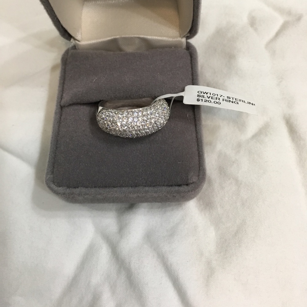 Stunning silver and cz ring!