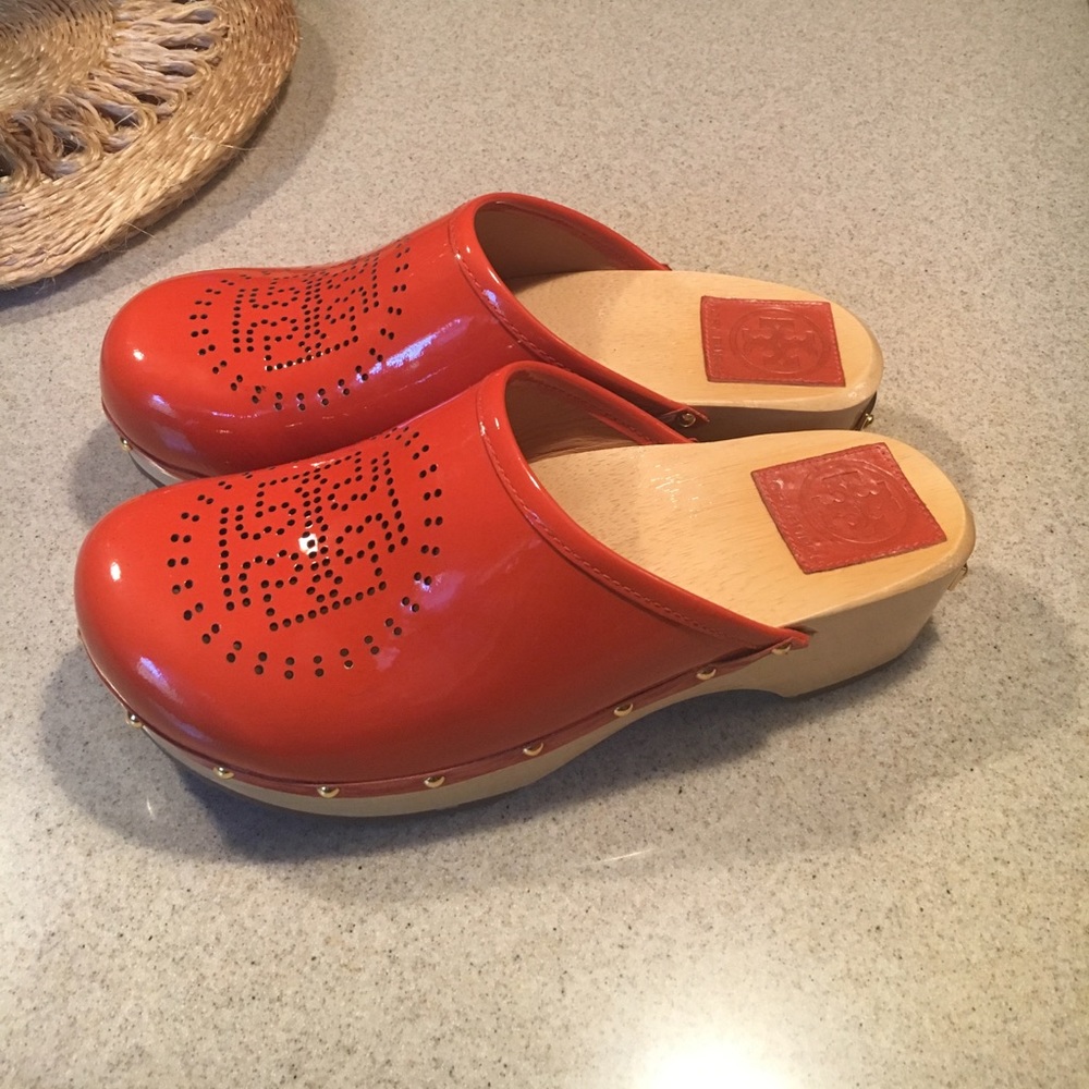 Tory Burch orange Bryce clogs size 7M