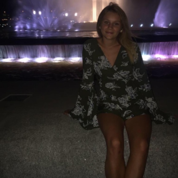 Meet your Posher, Darlene - Picture 1 of 1