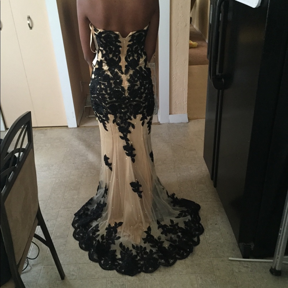 Prom gown - Picture 2 of 2
