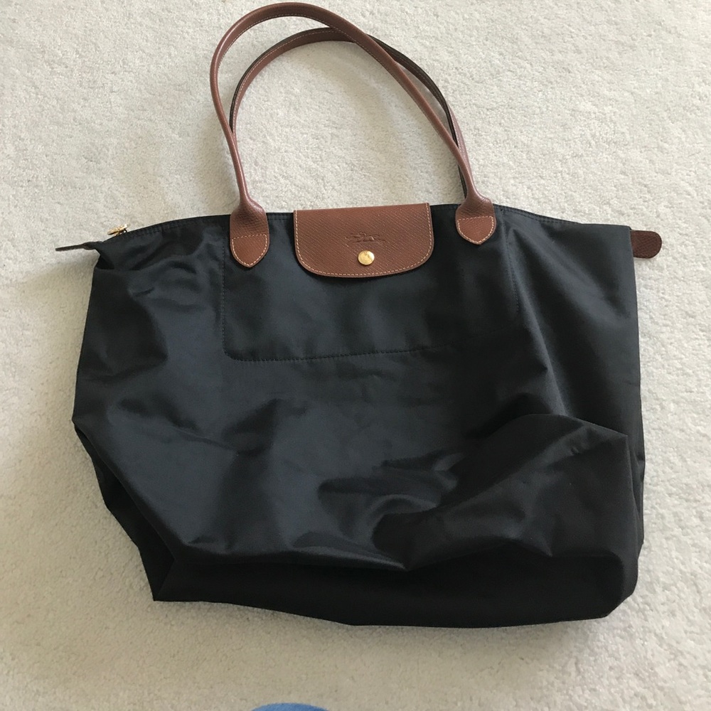 New Longchamp bag never used! Medium size