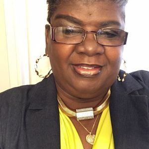 Meet your Posher, Lois