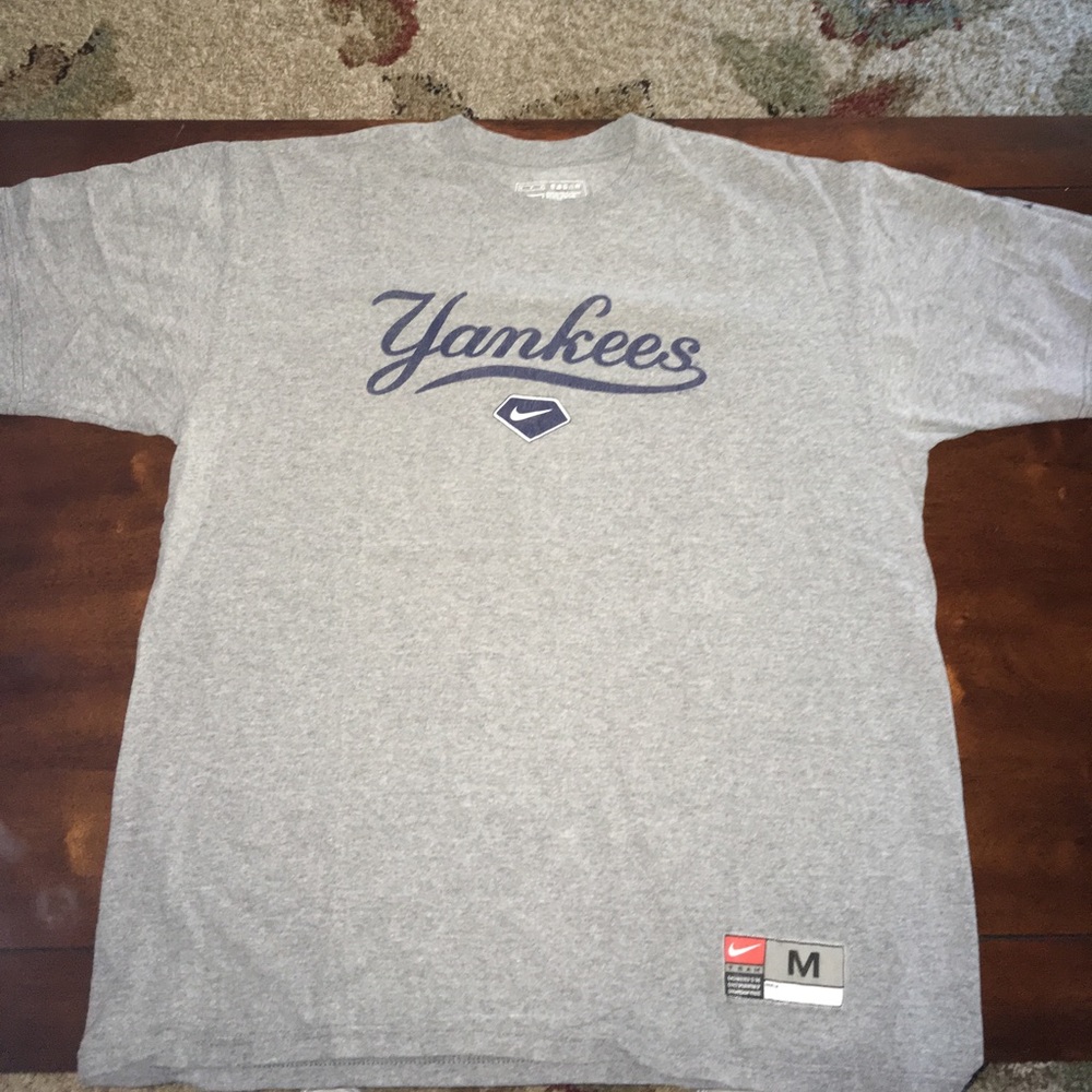 Nike Yankees sort sleeve T-shirt