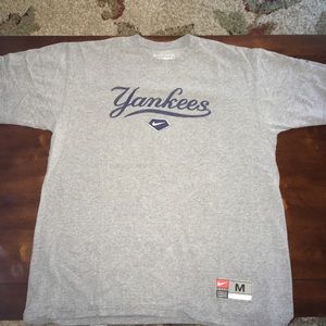Nike Yankees sort sleeve T-shirt