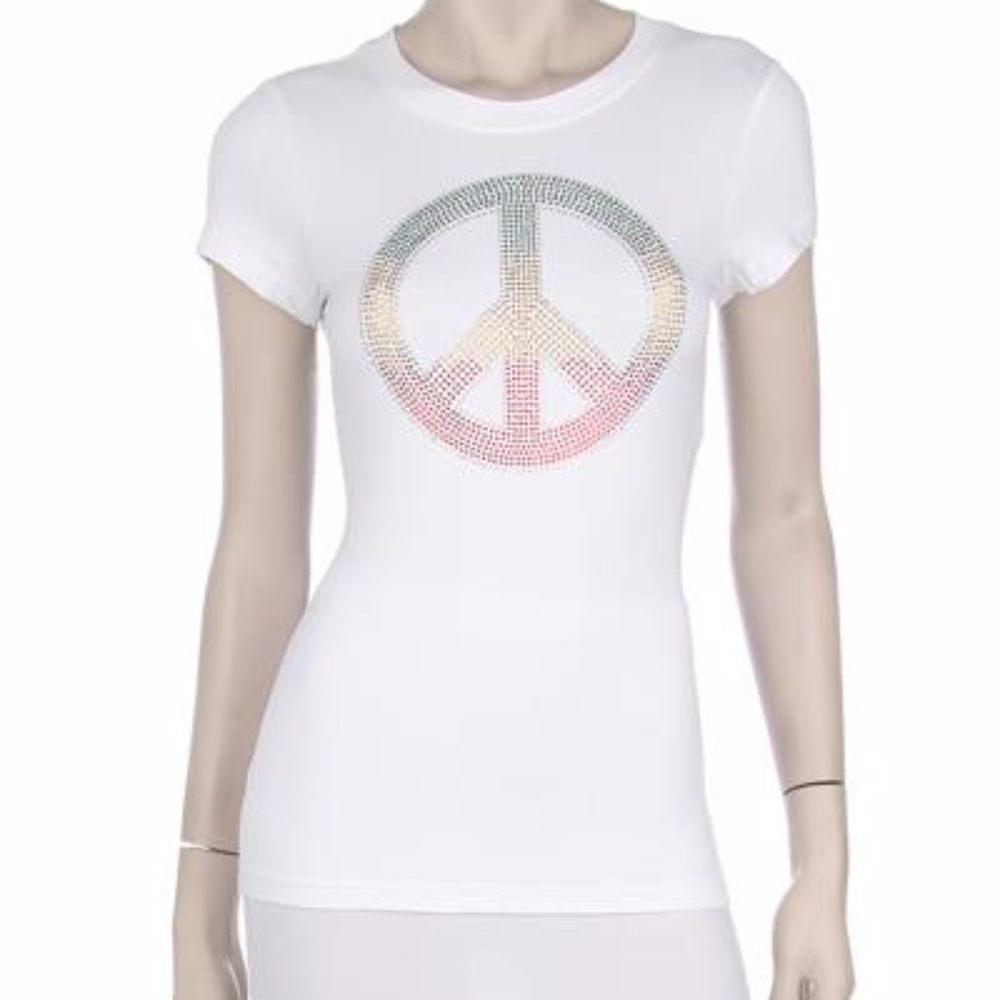 PEACE AND LOVE!!! THAT'S ALL WE NEED♥