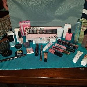 Makeup lot  (full + small better than sex mascara)