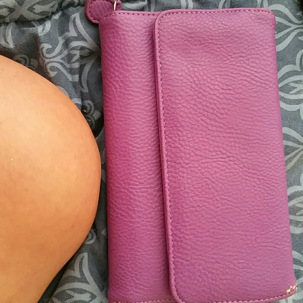 Purple mudd wallet