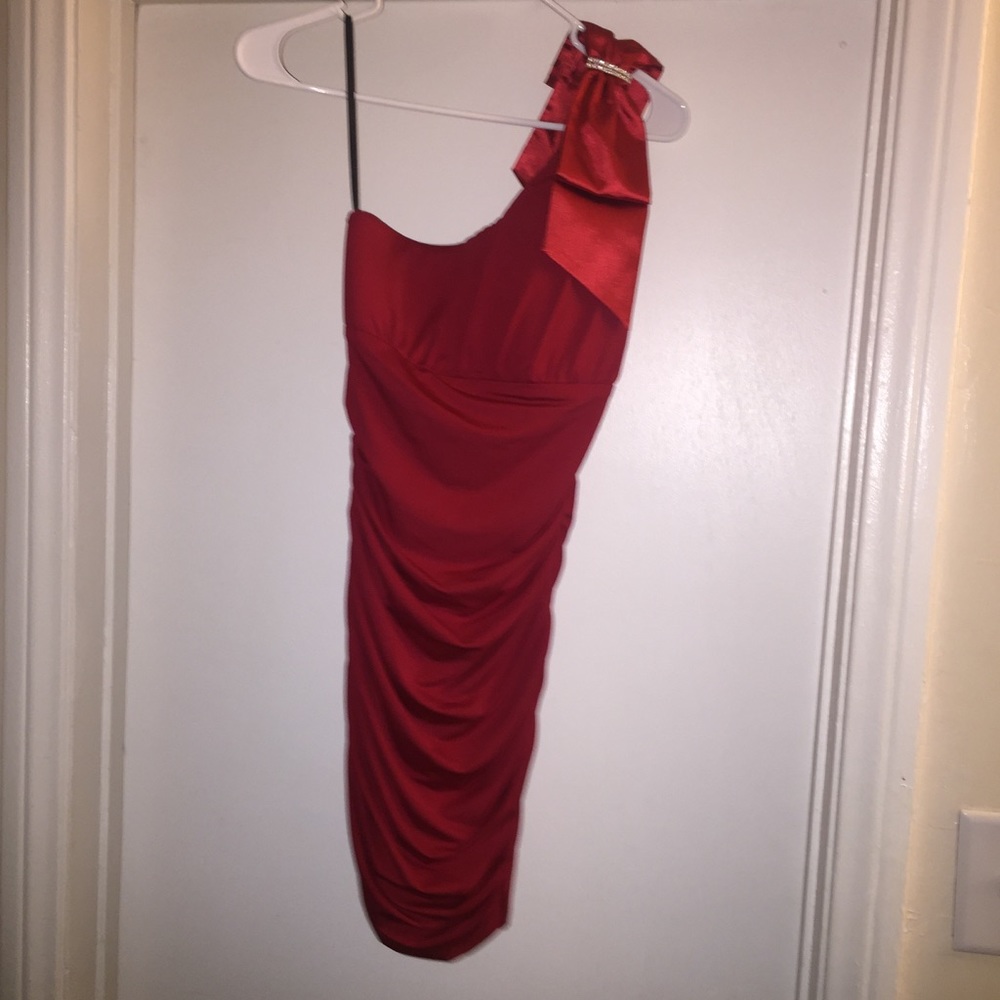 Red one shoulder cocktail dress