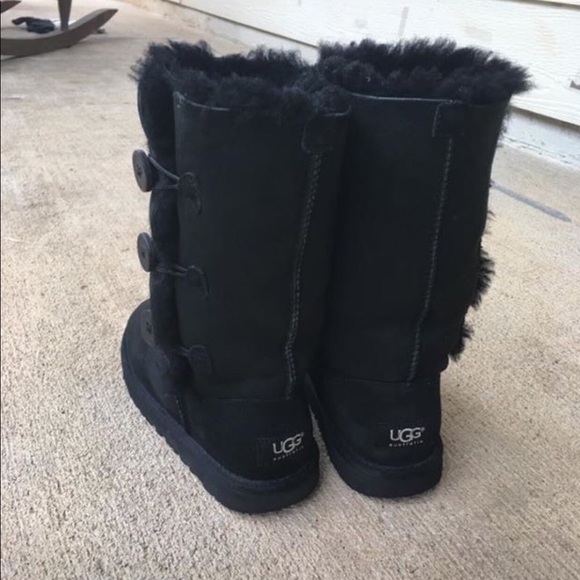 Black uggs - Picture 3 of 4