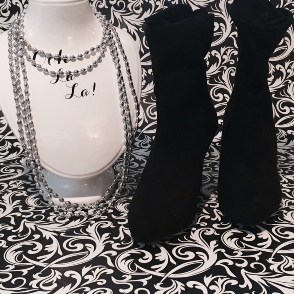 Candie's black heeled faux suede boots - Picture 4 of 6