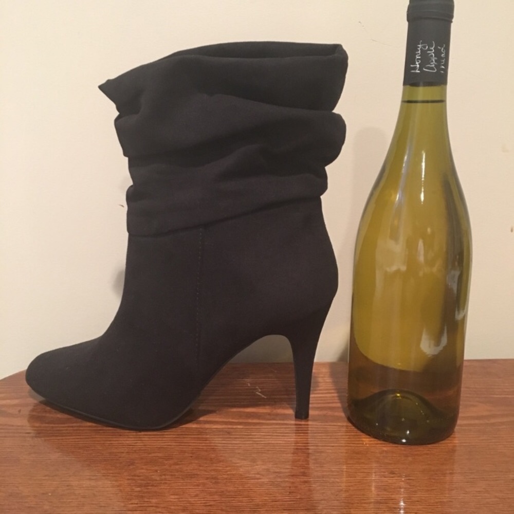 Candie's black heeled faux suede boots - Picture 6 of 6