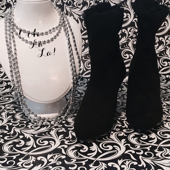 Candie's black heeled faux suede boots - Picture 4 of 6