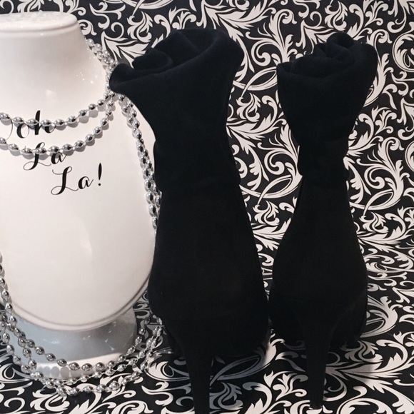 Candie's black heeled faux suede boots - Picture 5 of 6