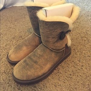 Distressed Brown UGG Bailey Button Boots
