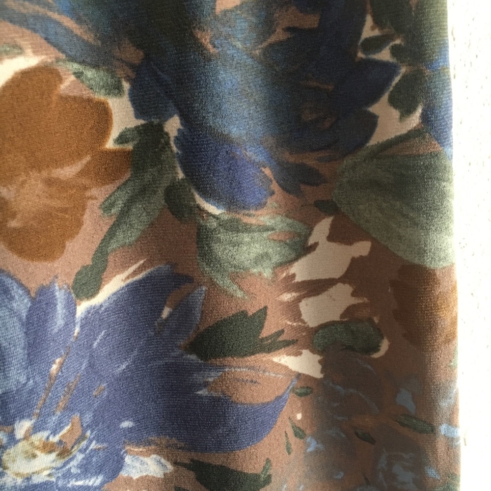 Flower Print Pencil Skirt - Picture 3 of 7