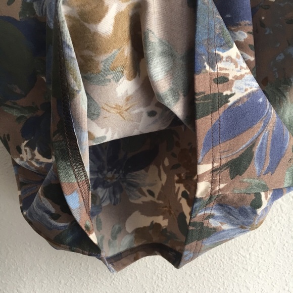 Flower Print Pencil Skirt - Picture 4 of 7