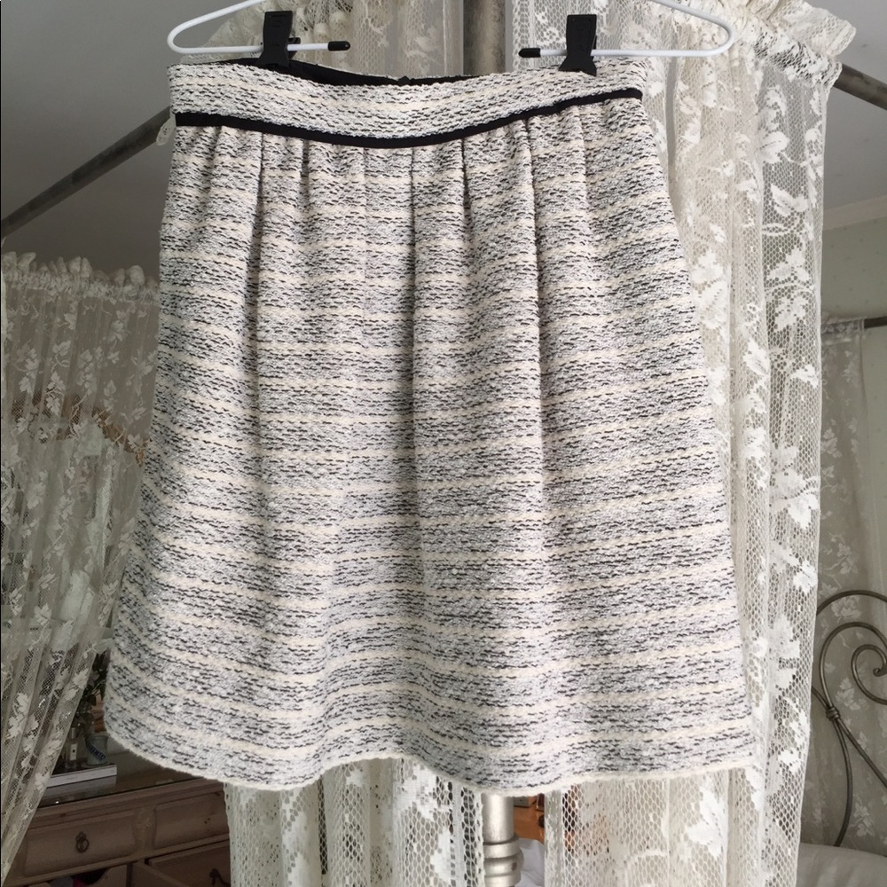 Tweed mini skirt