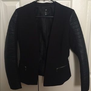 H&M modern jacket w/ faux leather sleeves