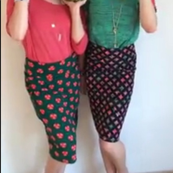 NWT LuLaRoe Cassie Pencil skirt Red floral Small - Picture 3 of 4