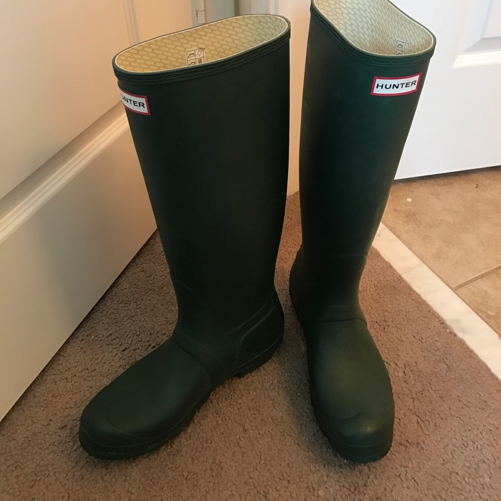 Hunter boots MUST GO!!