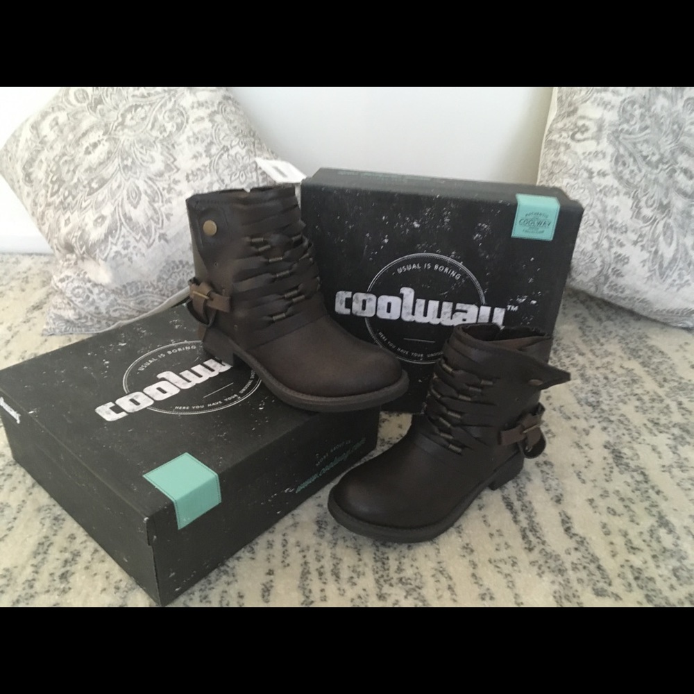 Coolway “Baru” Cutout Detailed Side Zip Ankle Boot