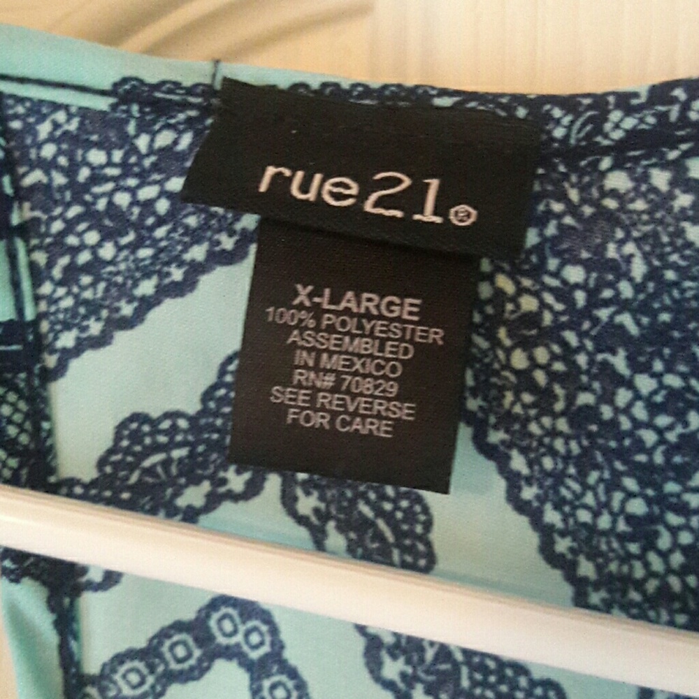 Dress - Picture 3 of 3