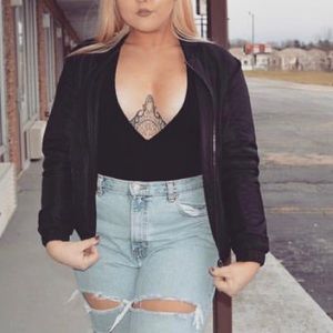 Classic Gap High waisted Ripped Mom Jeans