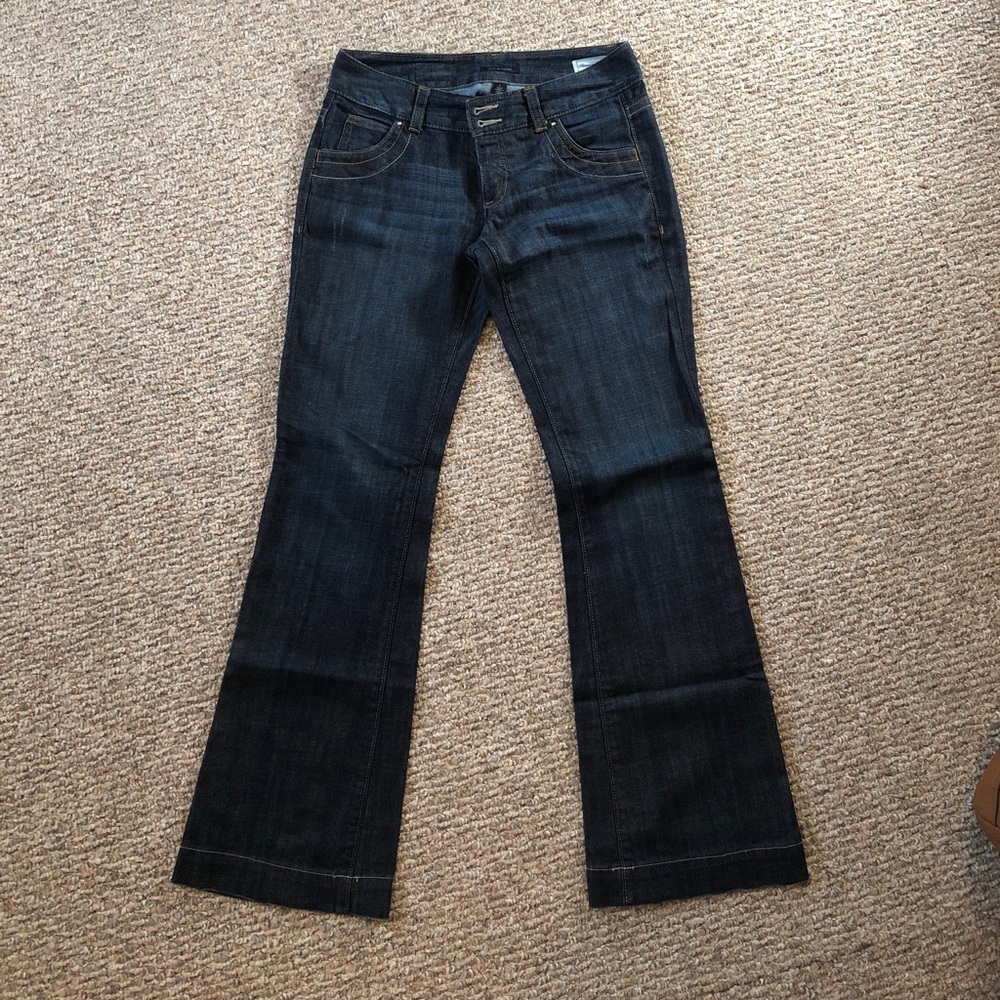 Tommy Hilfiger size 4 boot cut jeans.
