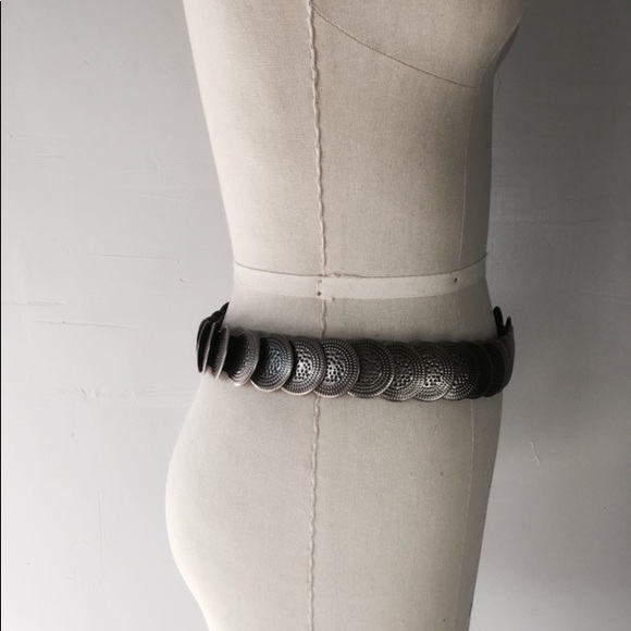 Vintage medallion stretch statement belt - Picture 2 of 4