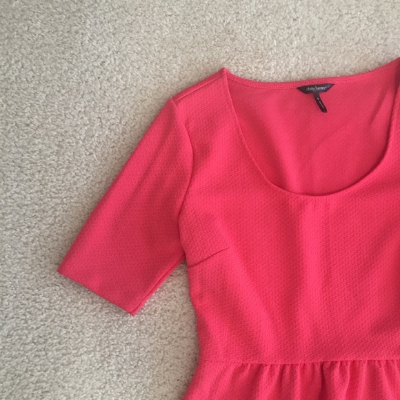 NWT Daisy Fuentes pink peplum top - Picture 3 of 3