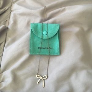 Tiffany's bow necklace