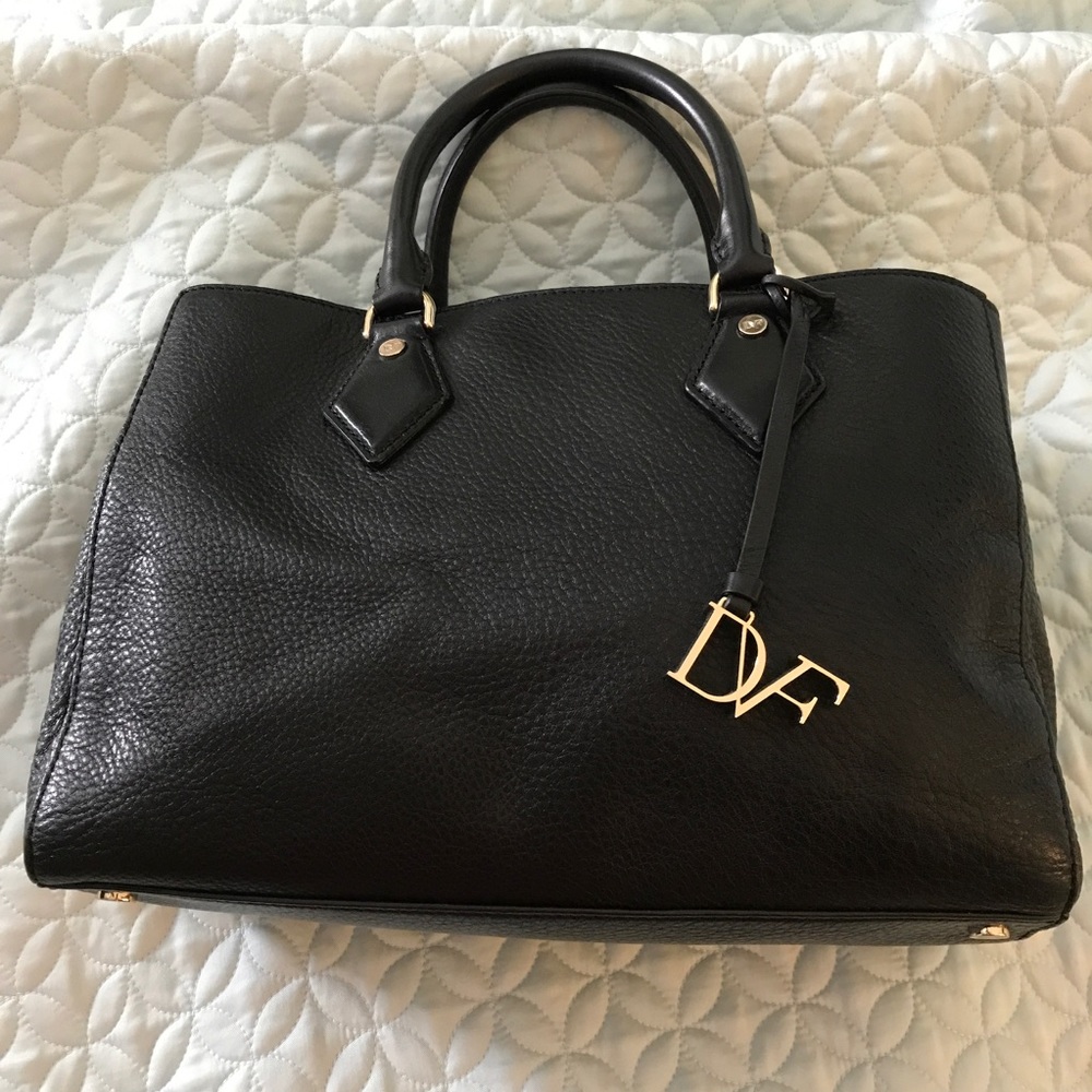 DVF Diane Von Furstenberg Voyage Leather Tote - Picture 2 of 8