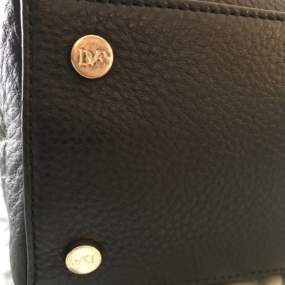 DVF Diane Von Furstenberg Voyage Leather Tote - Picture 6 of 8