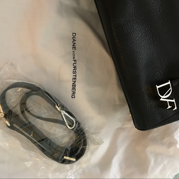 DVF Diane Von Furstenberg Voyage Leather Tote - Picture 3 of 8