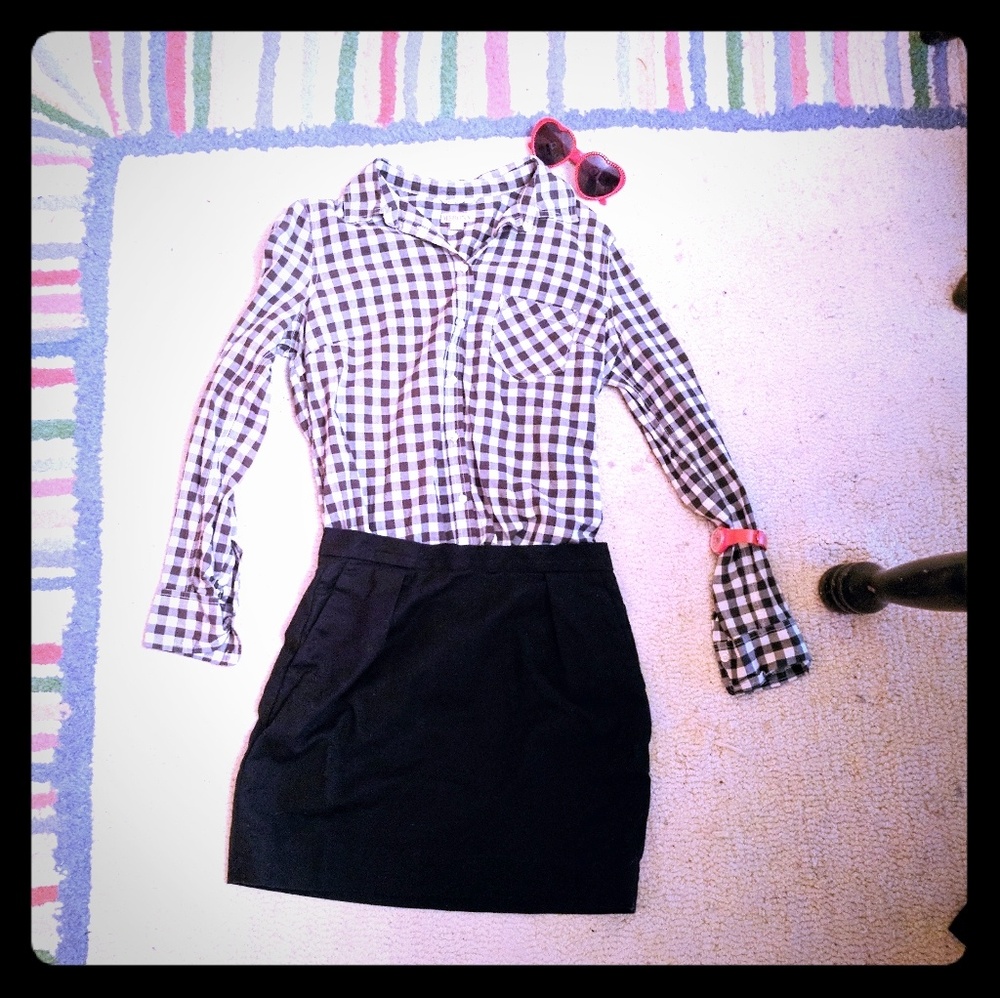 Classic black & white checked blouse!