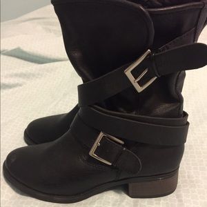 Women boots Women boots