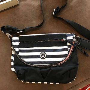 Lululemon festival bag