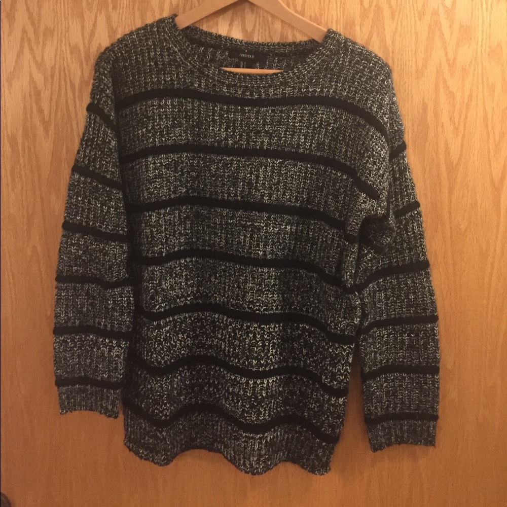 Super cozy Forever 21 sweater - Picture 1 of 3
