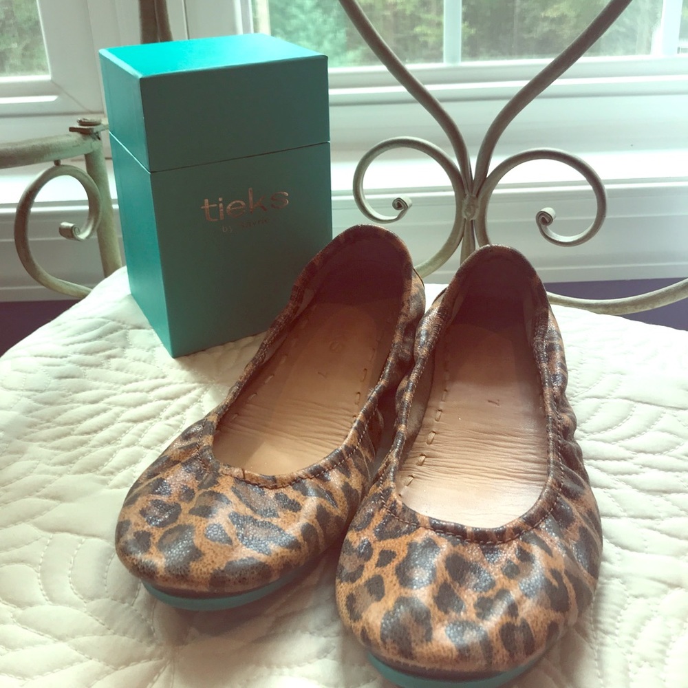 Tieks Leopard Print. Size 7. In Good Condition!